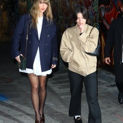 11-13 - Arriving at a restaurant in New York City - New York
